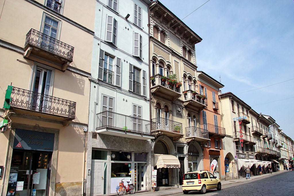 Corso Strada Nuova | Corso Strada Nuova, Pavia, at the corne… | Flickr