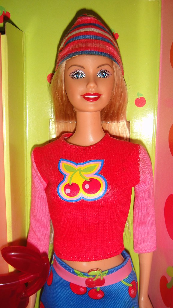 2003 Fruit Style Cherry Barbie (3) .