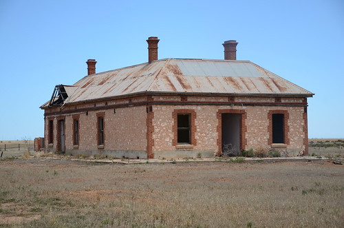 abandoned farm farmhouse bowmans southaustralia australia