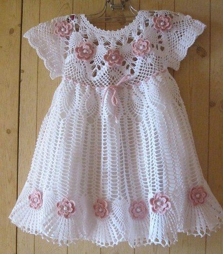 😉✌✨ I loved this very delicate crochet model this charming baby dress enchanted by this pattern. Good night girls