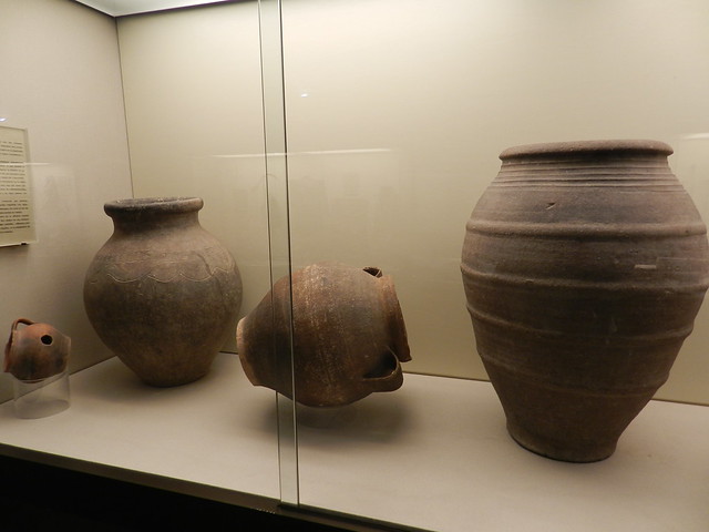 jarrones gran tinaja de cerámica Museo Etnográfico Textil Pérez Enciso Plasencia Cáceres 03