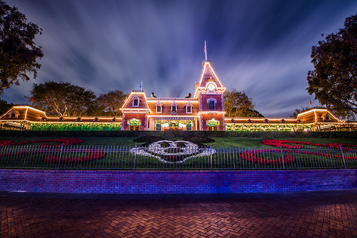 Main Street Disneyland Railroad | by Gmlskis