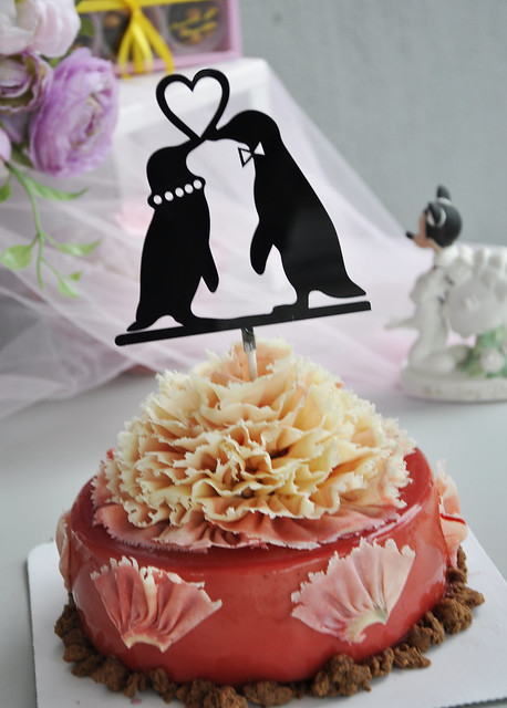 Beautifully designed Wedding cake toppers