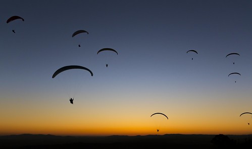 manila sunset paragliding