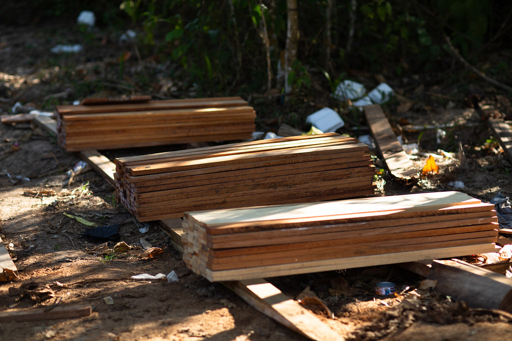 Sawn timber Photo by Marlon del Aguila Guerrero/CIFOR cifor.org forestsnews.cifor.org...