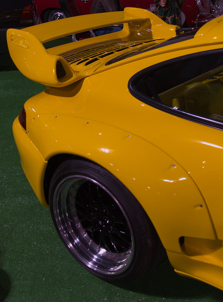 Yellow spoiler - Porsche 993 Turbo body KIT GT2