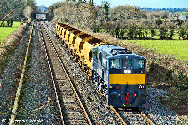 Ex works IÉ 086 with HOBS @ Kearneystown, Co. Kildare