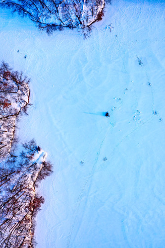 moraineviewstatepark dawsonlake drone icefishing droneviewoficefishing centralillinois lake frozen fishing winter snow outdooractivities dji mavicpro2 hasselblad