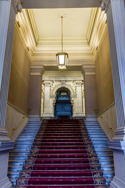 primer tramo de escalera imperial interior Ministerio de Agricultura antiguo Fomento Madrid 02