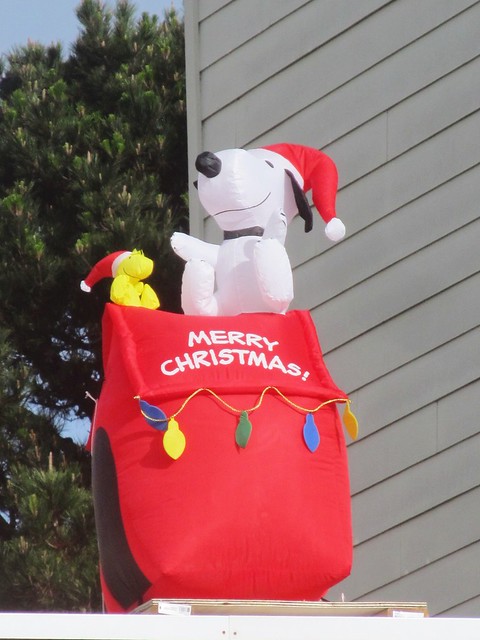 Inflatable Merry Christmas Snoopy Woodstock