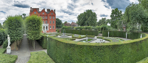 kew gardens 9photo photomerge al case london england british royal palace thames buildings architecture dutch house queens nikon d500 nikkor 24120mm f4g sculpture fountain