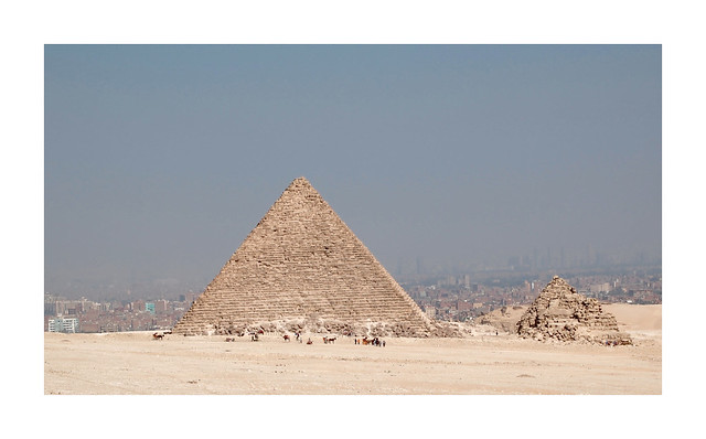 Giza's Famous Scene and A Travel Story