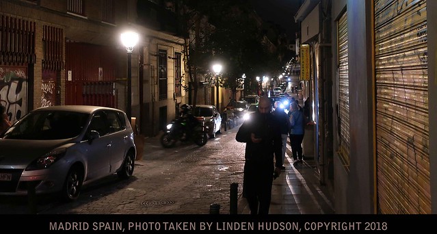 MADRID NIGHT STREET - GRUNGE