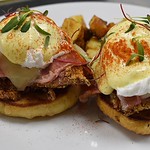 Friday Brunch Till 4pm : Chicken Cordon Blue Benny ~ Fried Chicken | @gastros401 Cured Ham | House Made English | Swiss Cheese | Paprika Hollandaise | @littlerhodyfoods Poached Eggs | @sproutorganicfarms Micros • • • • #foodnetwork #foodtrip #foodart #foo