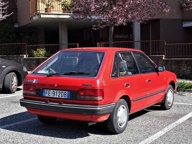 1988 Mazda 323