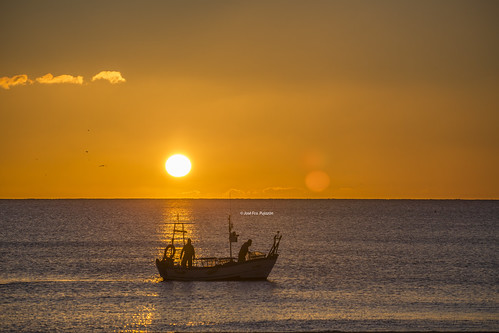 amanecer sunrise barcopesquero playa beach fuengirola losboliches sol sun atardeceryamanercer