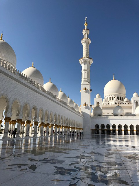 UAE (Abu Dhabi) Great courtyard of Sheikh Zayed Grand Mosque
