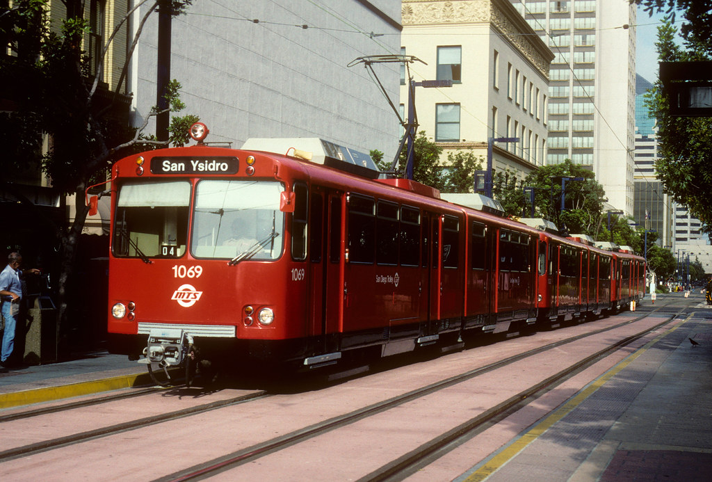 San Diego Trolley #1069 | U2 1069 Outbound @ C Street in San… | Flickr