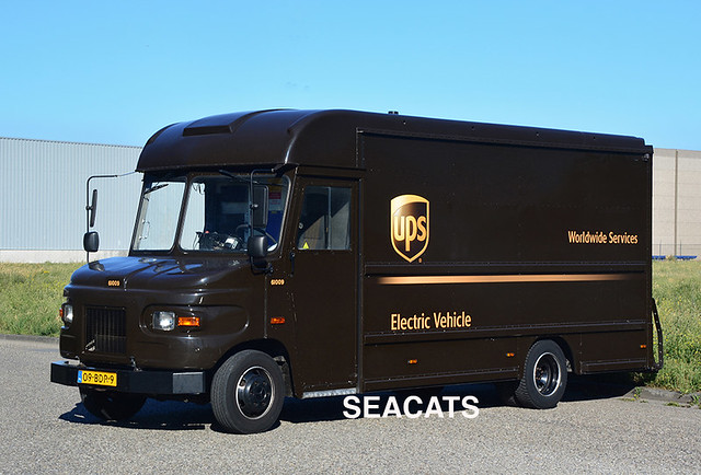 United Parcel Service (UPS) Mercedes Vario Elektrisch voertuig 'Electric Vehicle'delivery bus/van/truck @ distributiecentrum/distributioncenter Schiedam, Nederland/The Netherlands
