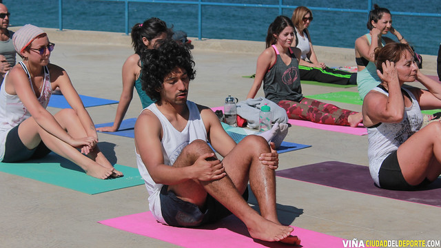Yoga Junto al Mar en Playa del Deporte