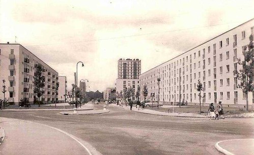 les barres HLM du 78  à Poissy - carrefour De Beauregard - | by mémoire2cité Vol 12