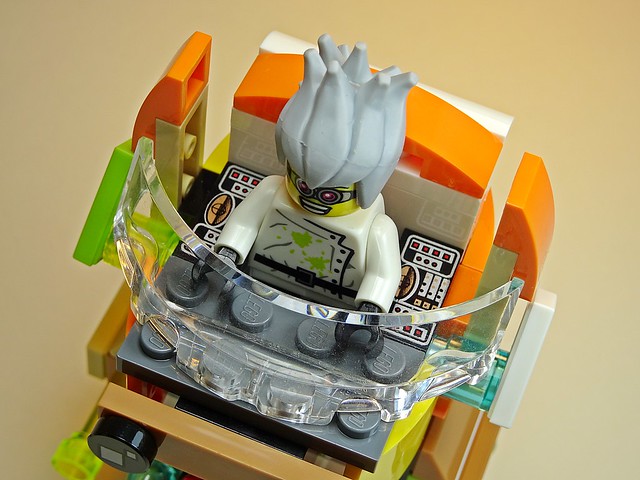 LEGO – 41597 – Brickheadz – Go Brick Me Set – Mad Science Robot – 4