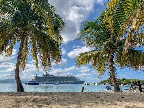 caphaïtien nord haiti ht cruise royal caribbean sun sunset ocean sea blue green ship