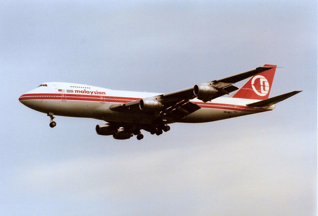 9M-MHJ Boeing 747-236B cn 22442 ln 526 Malaysian Airlines Heathrow 09Apr89