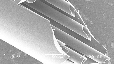 Electron microscope image of a hollow-core fibre