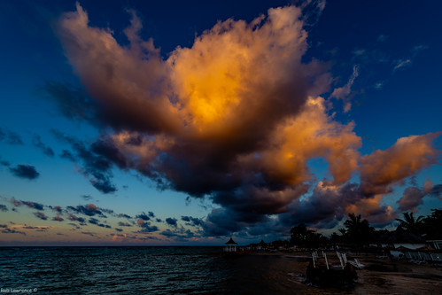 Sunset Clouds Runaway Bay Jamacia. by Rab ., rabie2412