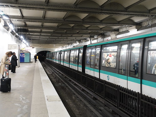 201811127 Paris subway station 'Chteau d'Eau'