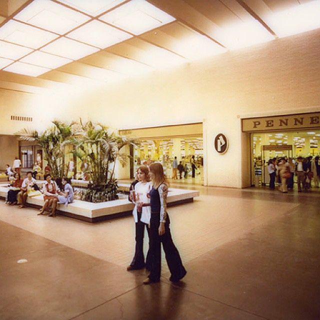 2 Sisters at the Mall (1974)