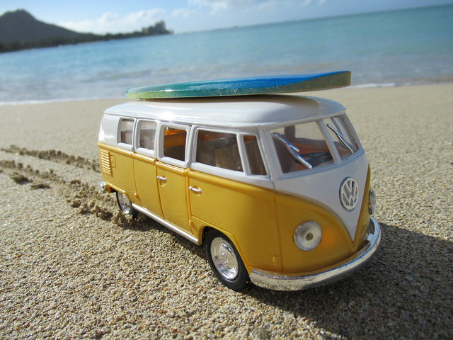 VW Bus / Waikiki Beach