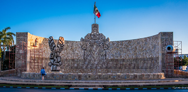 2018 - Mexico - Merida - Monument to the Fatherland - 2 of 2