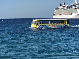 8-CI-busboat