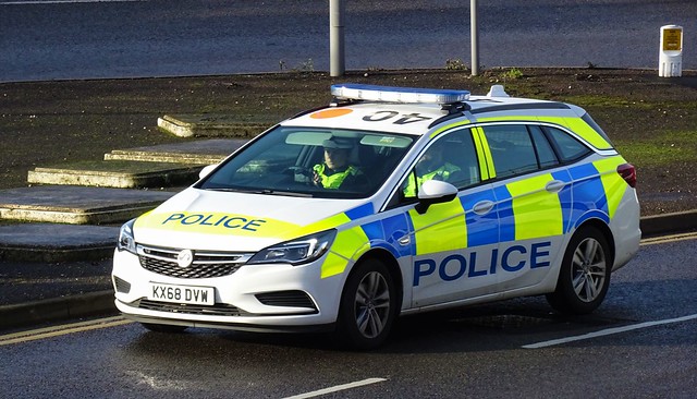 Bedfordshire Police - KX68 DVW