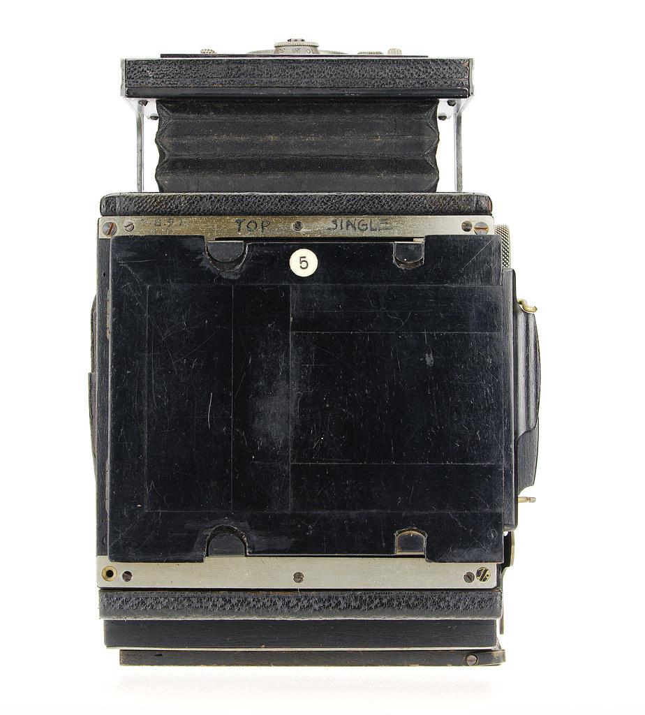 Unknown Camera possible a Graflex? Anyone know what it is? Photo 04