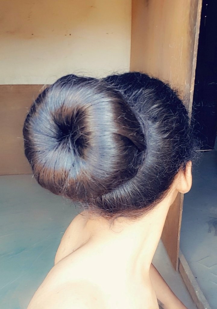 تسريحة شعر الكعكة  كعكة الدونات  كعكة شعر كبيرة  #hair #hairstyle #bun #style #donut  Big hair bun  Hair bun  Hair donut