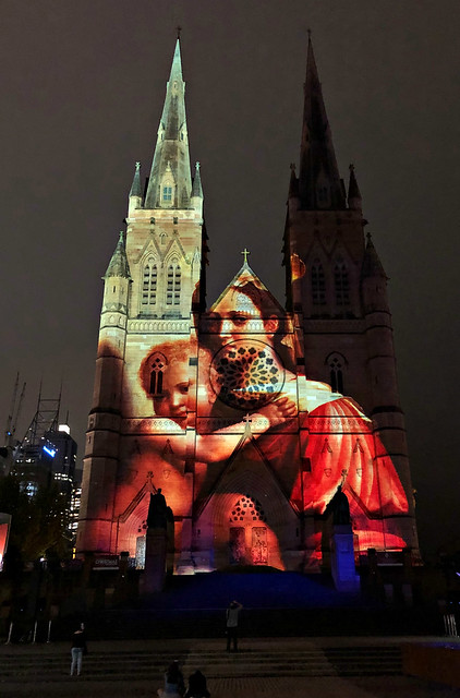 2018 Sydney: St Mary's Cathedral Lights