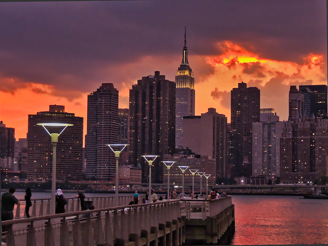 Midtown Manhattan skyline view from Gantry Park, Long Island City