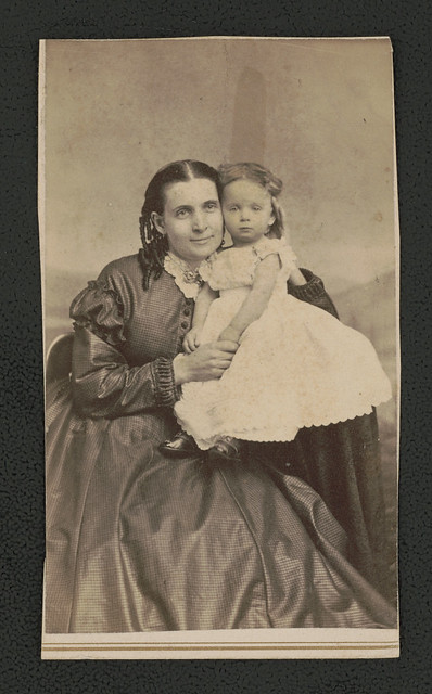 [Otelia Butler Mahone with child, probably daughter, Otelia] (LOC)