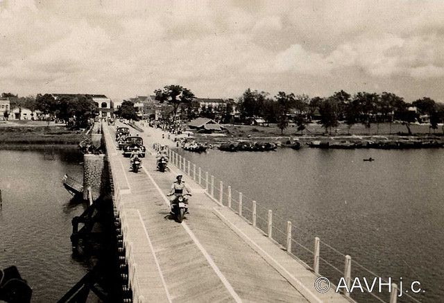 AP1852-Morin-Husson - Hué, 1948 – Inauguration du pont par le général Le Bris (5)