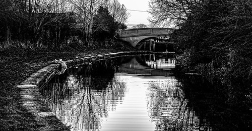 blackandwhite monochrome canal grand union leicestershire landscape landschaft water ripple reflection reflections fujifilm fuji xt2 winter