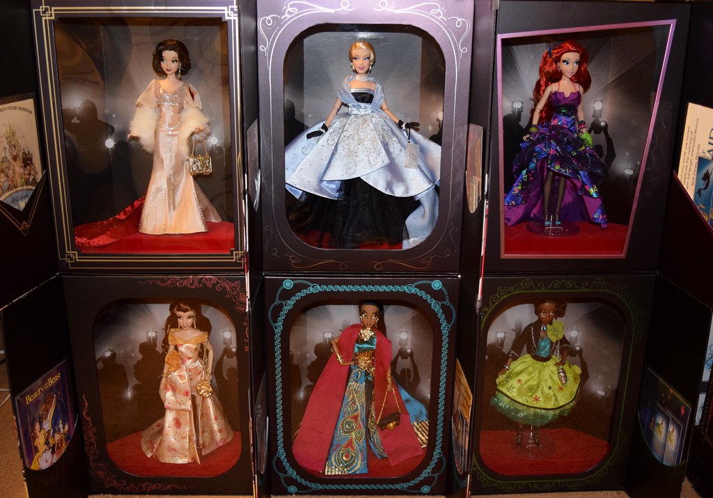 Disney Designer Collection Premiere Series Belle Doll 2018 NEW