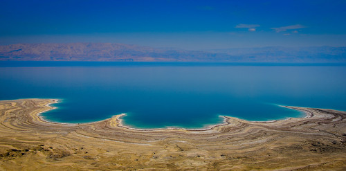 2018 westbank palestine ps panorama view the dead sea from along route 90 west bank israel il middleeast middle east deadsea meer pano panoramic vista shoreline shore lake jordan river blue water