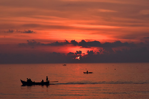 fishing cloud sunrise sky boats fishermen phuyen vietnam