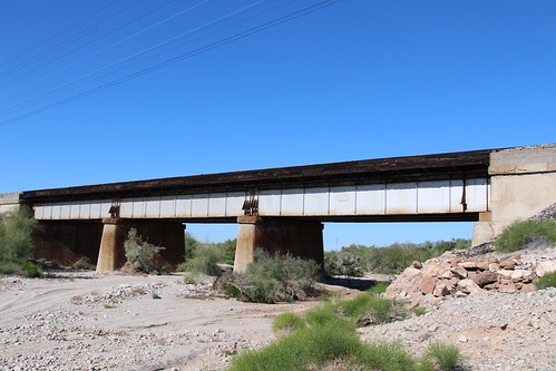 historicbridge railroadbridge girderbridge deckplategirder southernpacificrailroad sp unionpacificrailroad up redtopwash ligurta yumacounty arizona