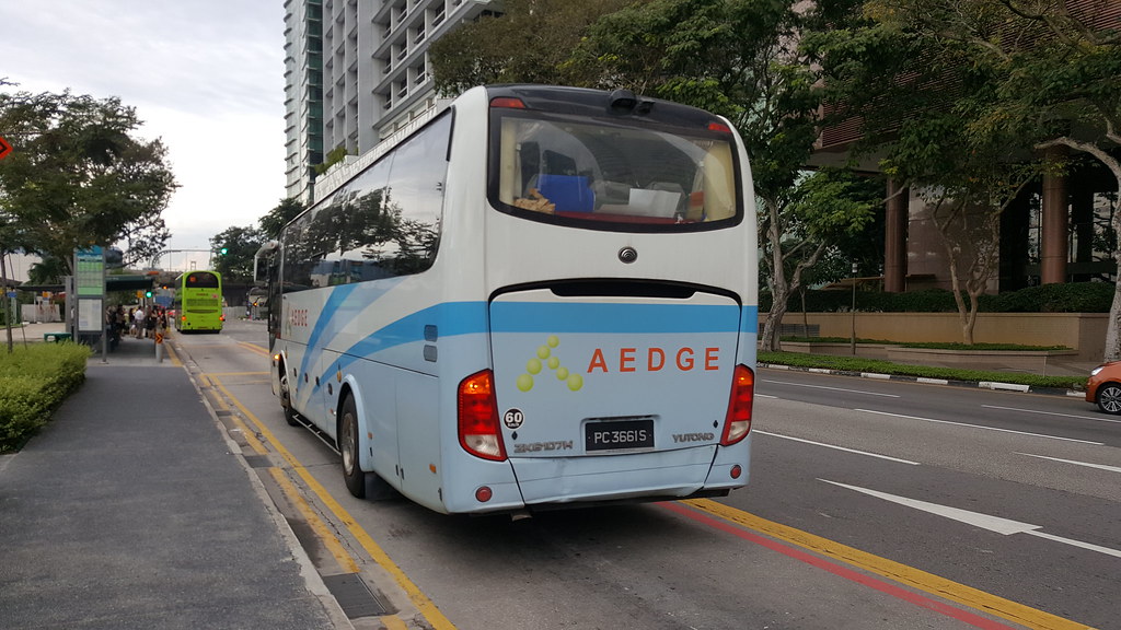 Aedge Holdings Pte Ltd Yutong Zk6107h Pc3661s On An Empt Flickr