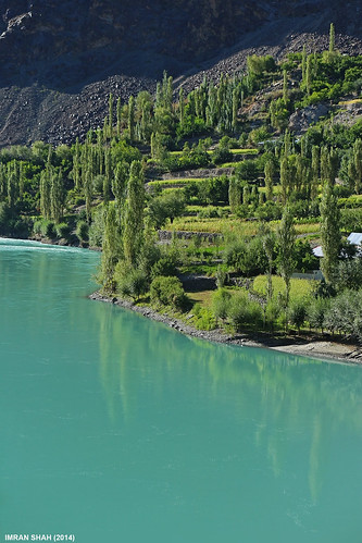 trees pakistan lake building water canon river landscape geotagged structures tags location elements vegetation fields greenery tele settlement ghizer khalti gilgitbaltistan canoneos650d imranshah canonefs55250mmf456isii gilgit2
