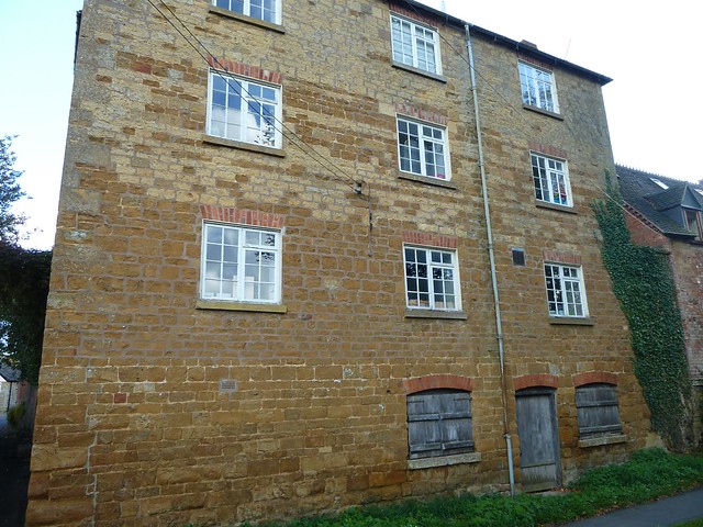 Ilmington. Building at corner of Middle Street and